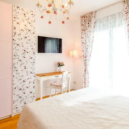 Guest house Tajla